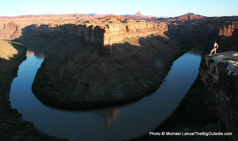 Green1-146 Above Stillwater Canyon, Green River, Canyonlands Mark Fenton on the rim of Stillwater Canyon, above the Green River.