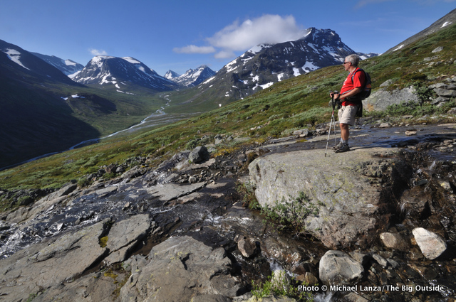 Hiking Galdhøpiggen (2469m), above the Visdalen.