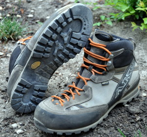 aku mountaineering boots